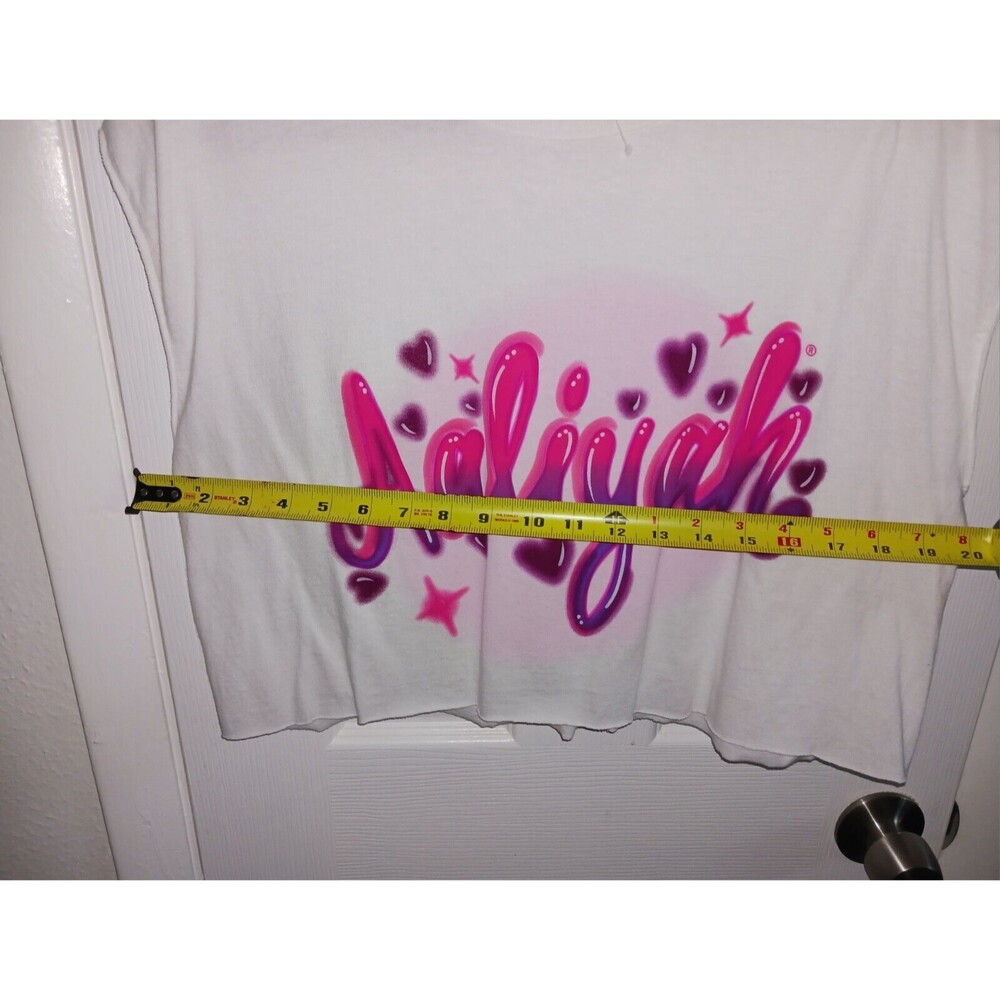 Aaliyah Womens Medium White Crop T-Shirt Tank Top Pink Graffiti Spray Paint Name - Picture 5 of 6